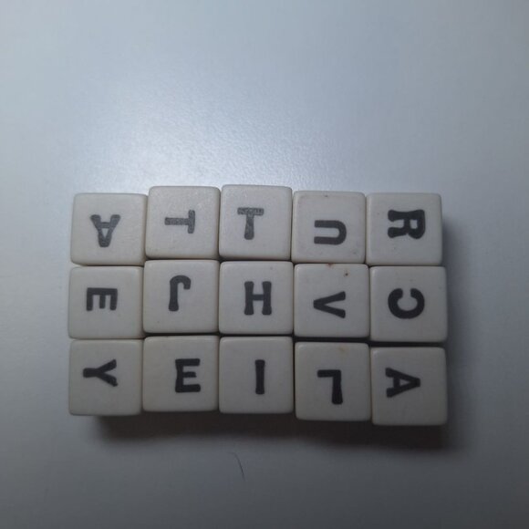 Small Alphabet Dice Game Replacement Spill Spell 15 Die Vintage Pieces 0.5 inch - Picture 5 of 6